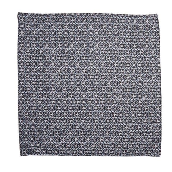 Vera Bradley Scarf / Bandana Charcoal Vines Print New In Packaging - Picture 2 of 4